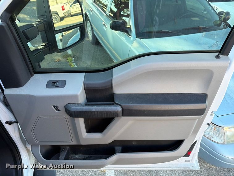 image for item FB8909 2017 Ford F250 Super Duty Ext. Cab pickup truck