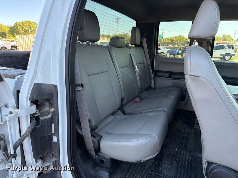 image for item FB8909 2017 Ford F250 Super Duty Ext. Cab pickup truck