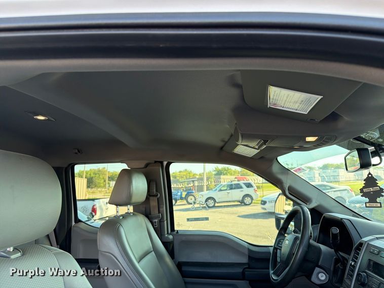 image for item FB8909 2017 Ford F250 Super Duty Ext. Cab pickup truck