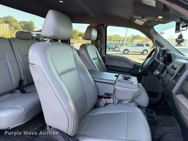 image for item FB8909 2017 Ford F250 Super Duty Ext. Cab pickup truck