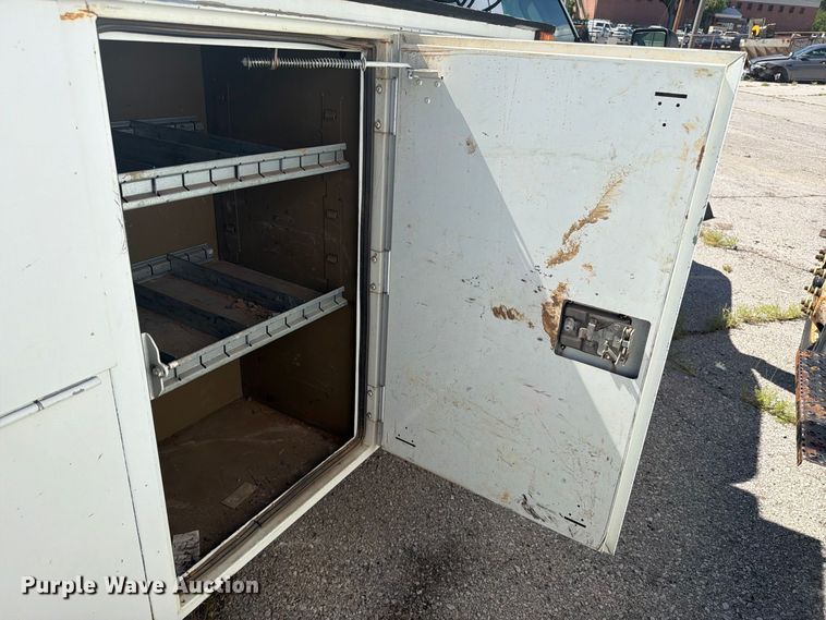 image for item FB8910 2015 Ford F350 Super Duty utility bed pickup truck