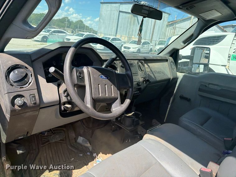 image for item FB8910 2015 Ford F350 Super Duty utility bed pickup truck