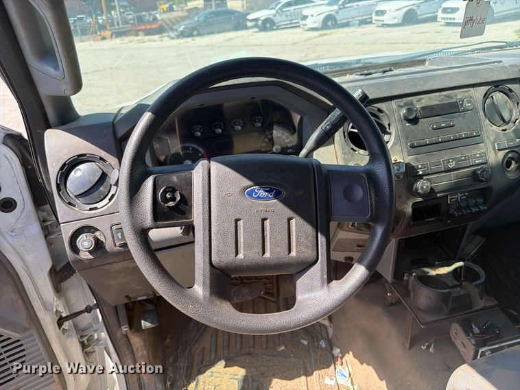 image for item FB8910 2015 Ford F350 Super Duty utility bed pickup truck