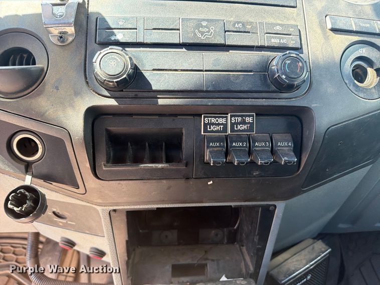 image for item FB8910 2015 Ford F350 Super Duty utility bed pickup truck