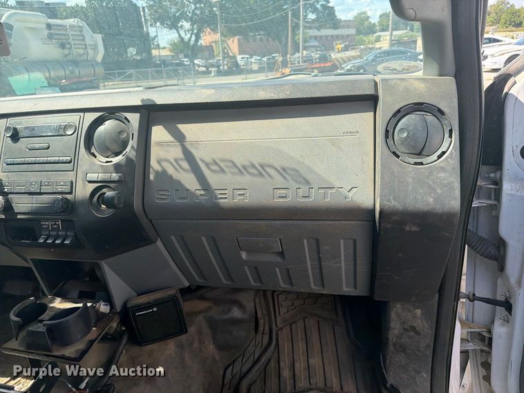 image for item FB8910 2015 Ford F350 Super Duty utility bed pickup truck