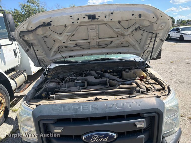 image for item FB8910 2015 Ford F350 Super Duty utility bed pickup truck