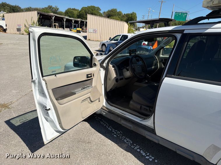 image for item FB8912 2010 Ford Escape SUV