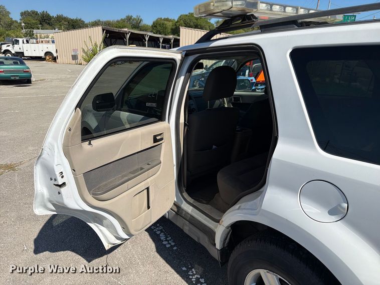 image for item FB8912 2010 Ford Escape SUV