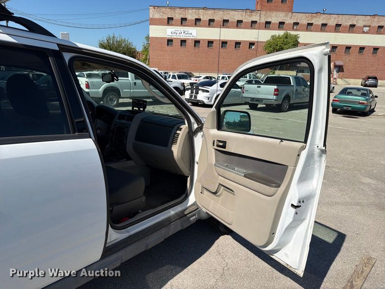 image for item FB8912 2010 Ford Escape SUV