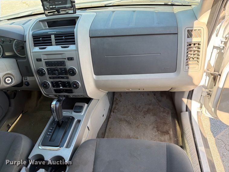 image for item FB8912 2010 Ford Escape SUV