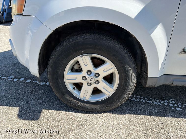 image for item FB8912 2010 Ford Escape SUV