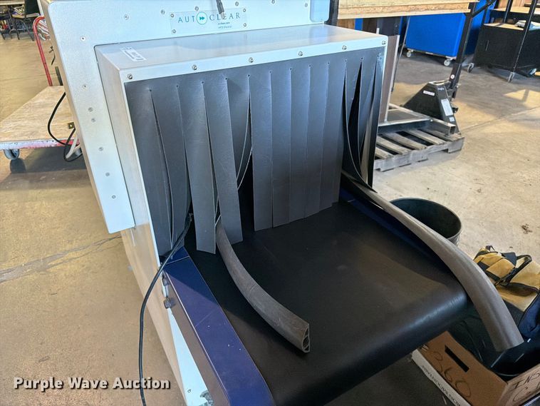 image for item FB8913 AutoClear x-ray machine