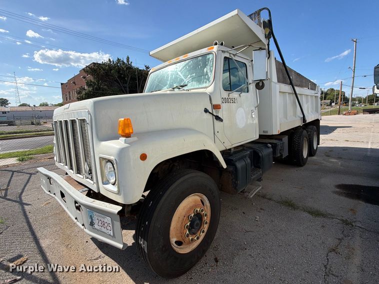 image for item FB8917 2002 International F2554 dump truck