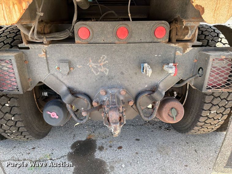 image for item FB8917 2002 International F2554 dump truck