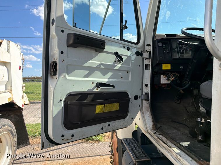 image for item FB8917 2002 International F2554 dump truck