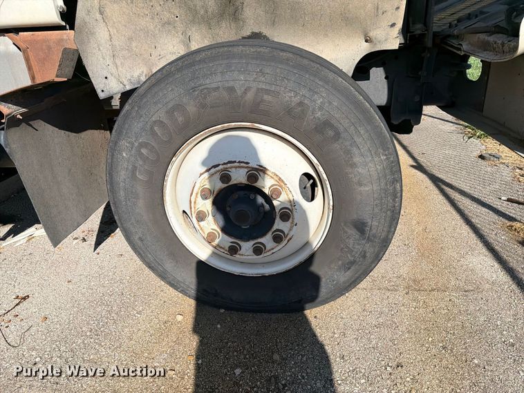 image for item FB8917 2002 International F2554 dump truck