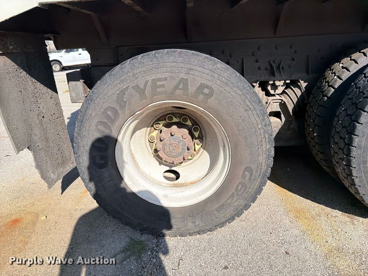 image for item FB8917 2002 International F2554 dump truck
