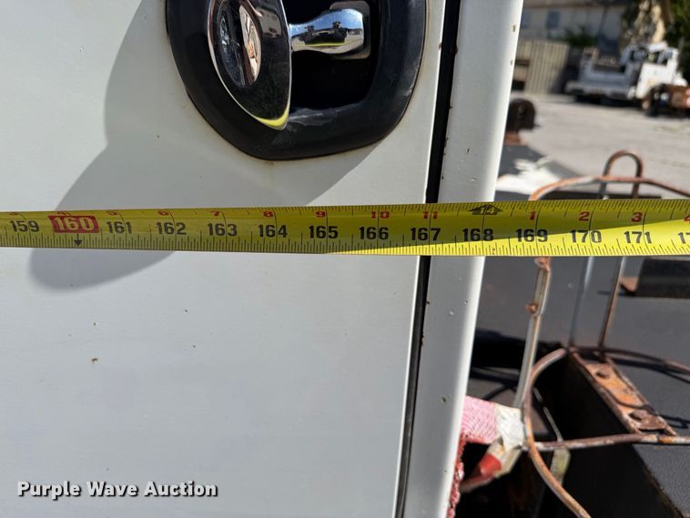 image for item FB8918 2016 International 7400 utility / service truck
