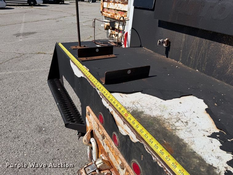 image for item FB8918 2016 International 7400 utility / service truck