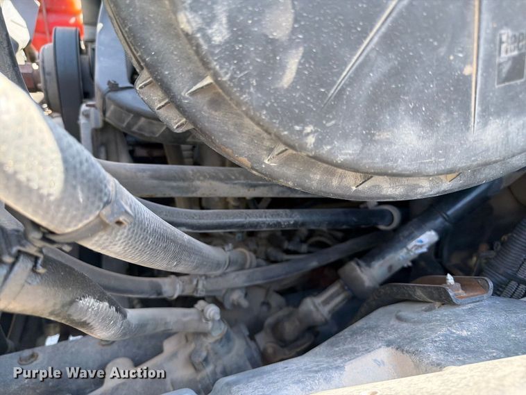 image for item FB8918 2016 International 7400 utility / service truck