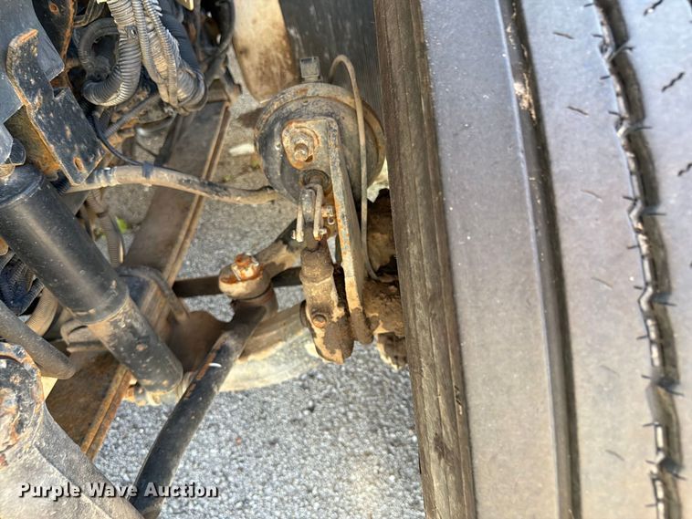 image for item FB8918 2016 International 7400 utility / service truck