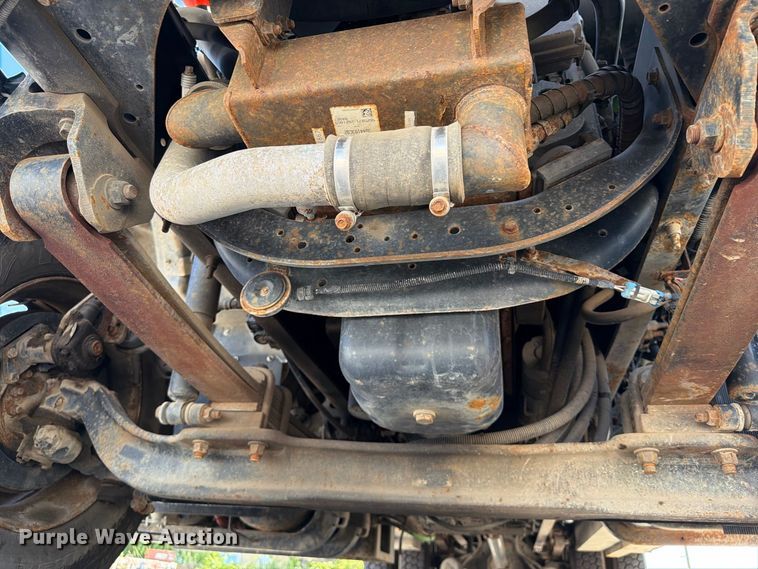 image for item FB8918 2016 International 7400 utility / service truck