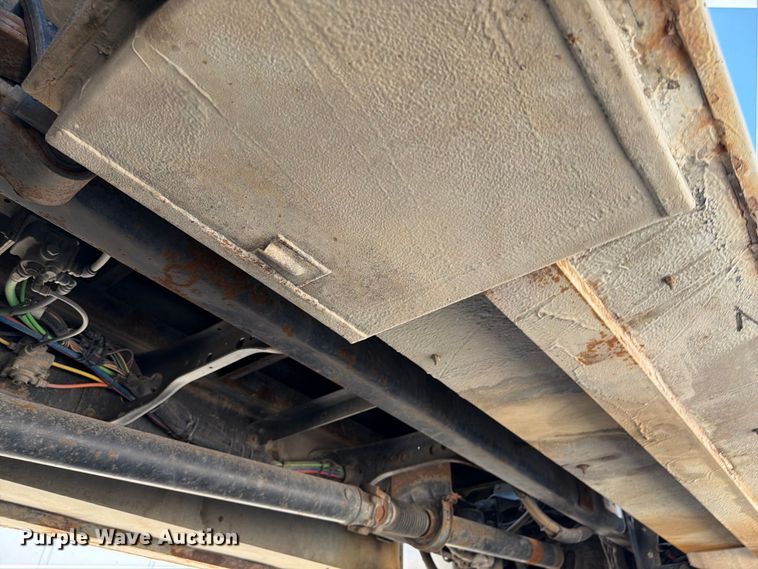 image for item FB8918 2016 International 7400 utility / service truck