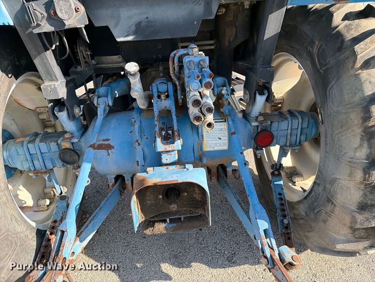 image for item FB8919 1995 Ford 3430 tractor