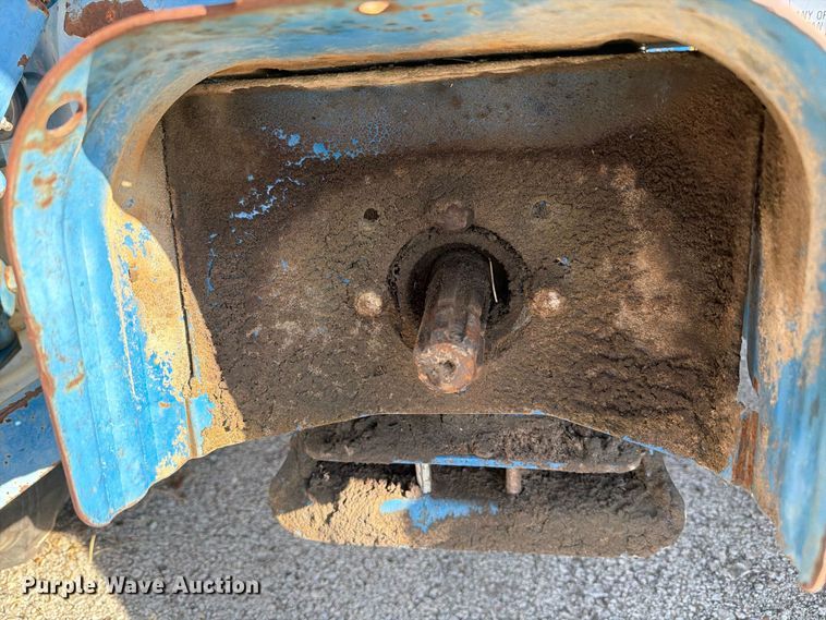 image for item FB8919 1995 Ford 3430 tractor