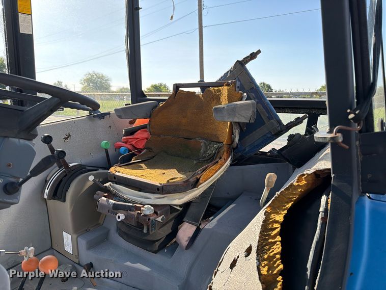 image for item FB8919 1995 Ford 3430 tractor