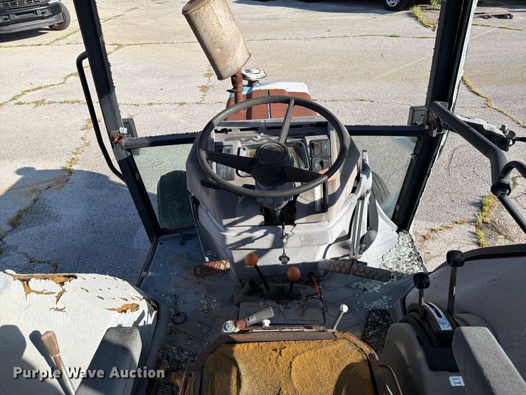 image for item FB8919 1995 Ford 3430 tractor