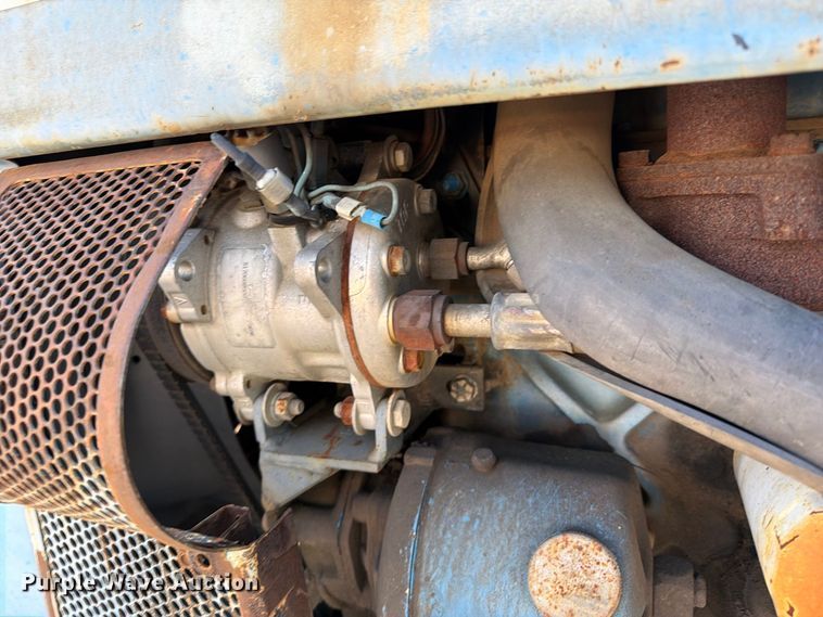 image for item FB8919 1995 Ford 3430 tractor