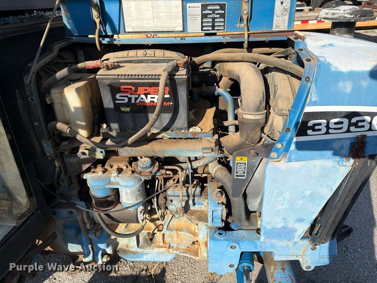image for item FB8919 1995 Ford 3430 tractor