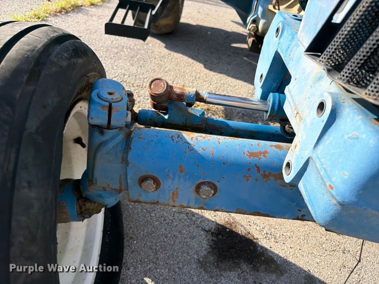 image for item FB8919 1995 Ford 3430 tractor