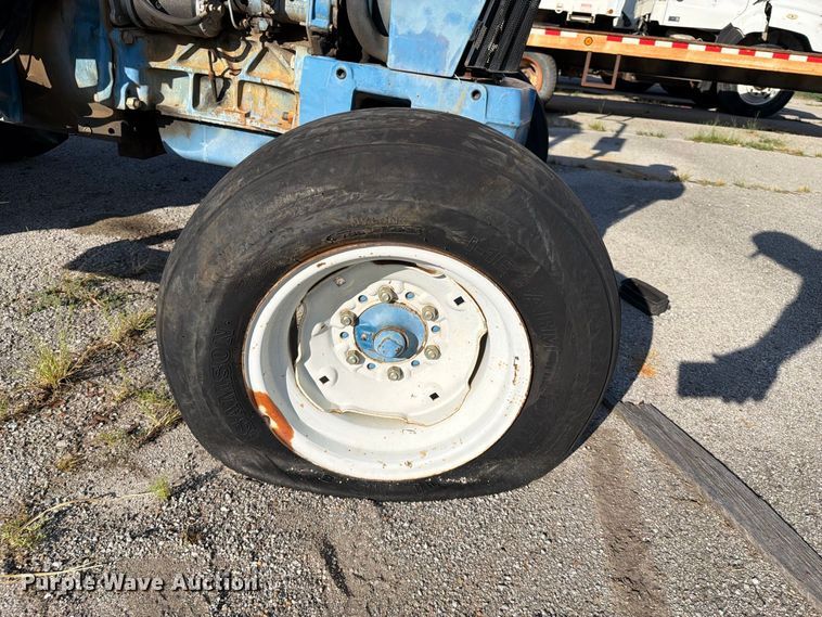 image for item FB8919 1995 Ford 3430 tractor