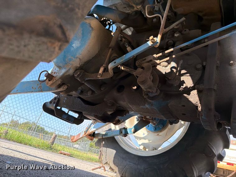 image for item FB8919 1995 Ford 3430 tractor