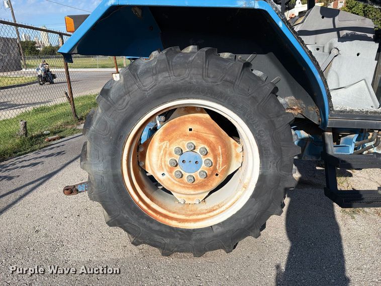 image for item FB8919 1995 Ford 3430 tractor