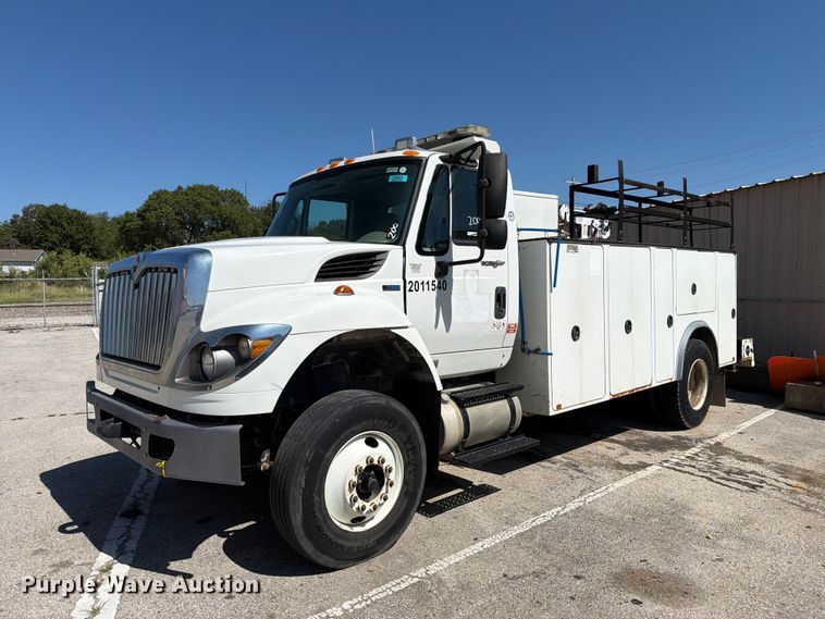 2011 International WorkStar 7400 utility / service truck
