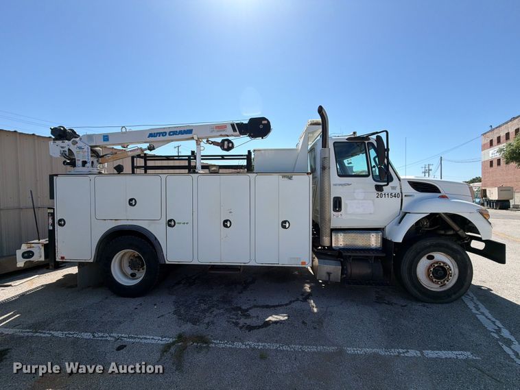 image for item FB8921 2011 International WorkStar 7400 utility / service truck