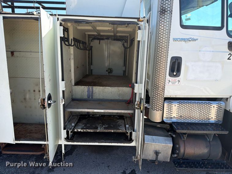 image for item FB8921 2011 International WorkStar 7400 utility / service truck