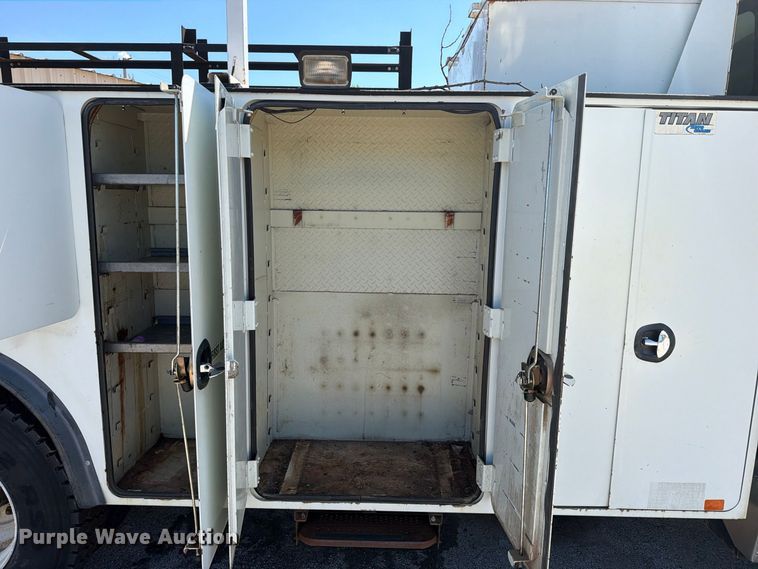 image for item FB8921 2011 International WorkStar 7400 utility / service truck