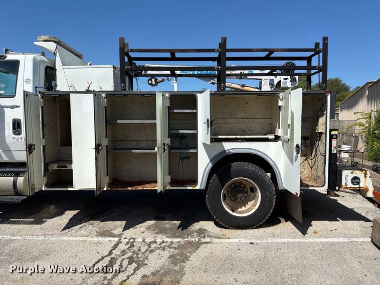image for item FB8921 2011 International WorkStar 7400 utility / service truck