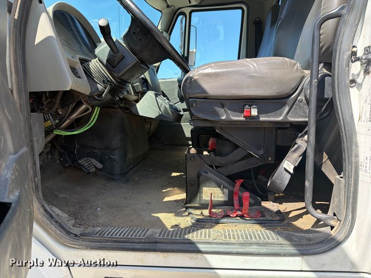 image for item FB8921 2011 International WorkStar 7400 utility / service truck
