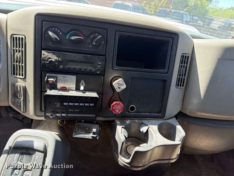 image for item FB8921 2011 International WorkStar 7400 utility / service truck