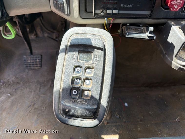 image for item FB8921 2011 International WorkStar 7400 utility / service truck