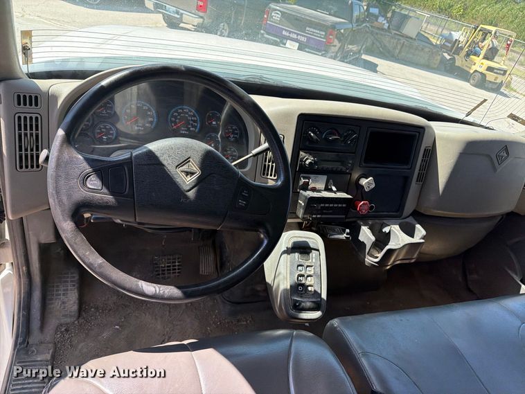 image for item FB8921 2011 International WorkStar 7400 utility / service truck