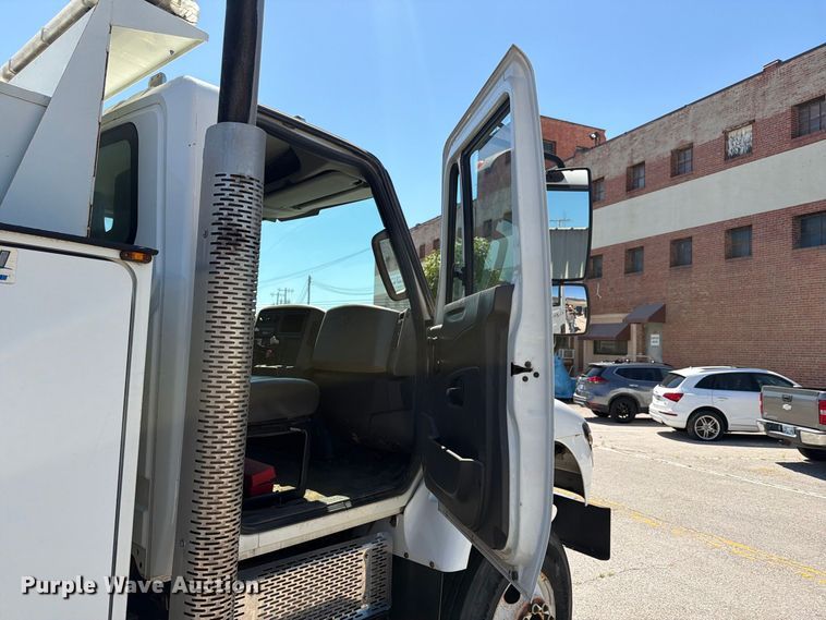 image for item FB8921 2011 International WorkStar 7400 utility / service truck