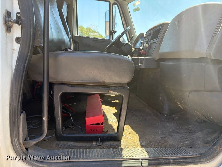 image for item FB8921 2011 International WorkStar 7400 utility / service truck