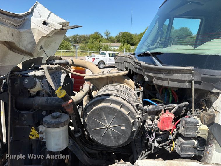 image for item FB8921 2011 International WorkStar 7400 utility / service truck