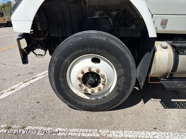 image for item FB8921 2011 International WorkStar 7400 utility / service truck